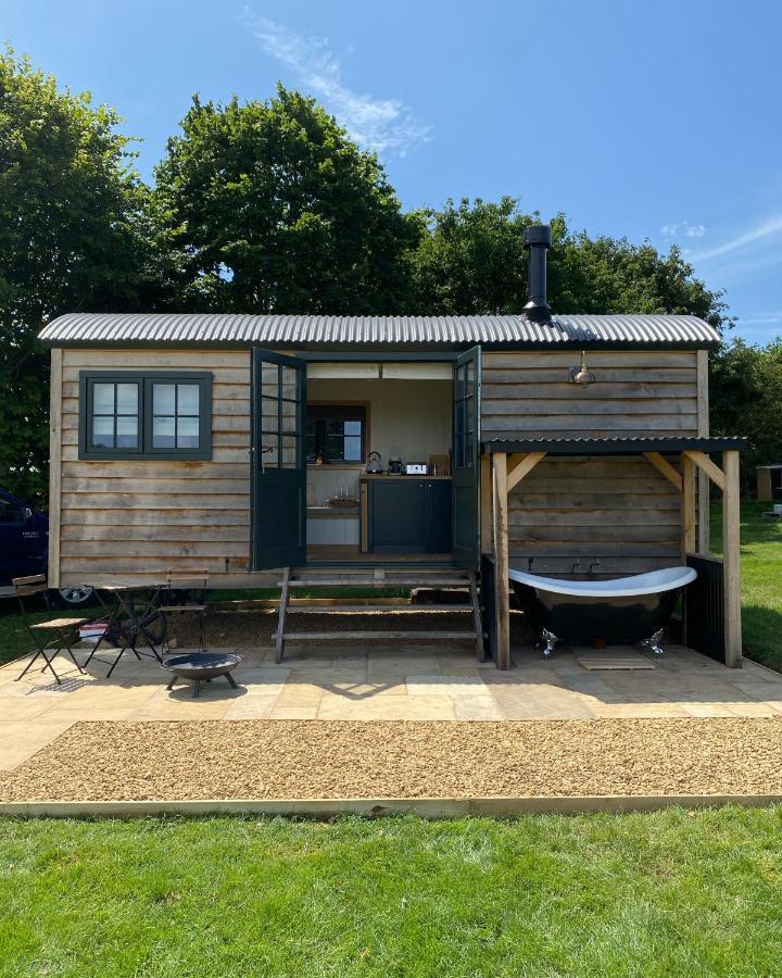 The Rabbit Warren Shepherd Hut Ketton المظهر الخارجي الصورة
