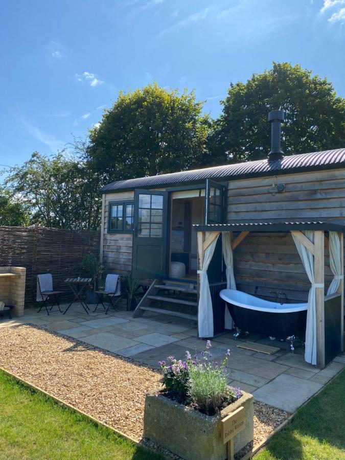 The Rabbit Warren Shepherd Hut Ketton المظهر الخارجي الصورة